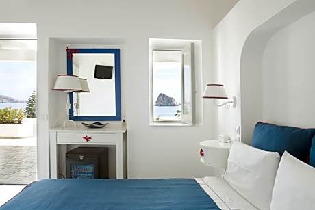 Double or Twin Room with Sea View