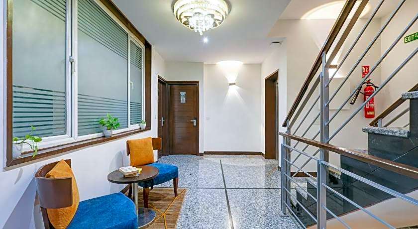 Stately Suites - Golf Course Road