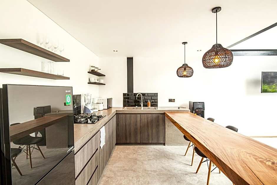 Expansive Loft 200m From Canggu Beach Haven