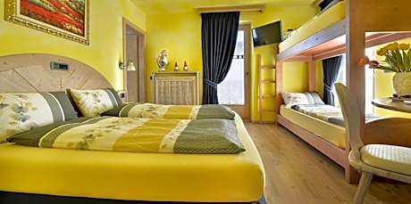 Classic Quadruple Room