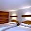 Bridge Inn Tomahawk -1st Floor, 2 Queen Size Bed, Walkout, River View