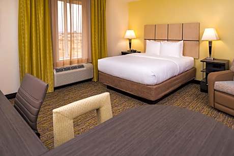 Studio Suite 2 Queen Hearing Accessible Non-Smoking