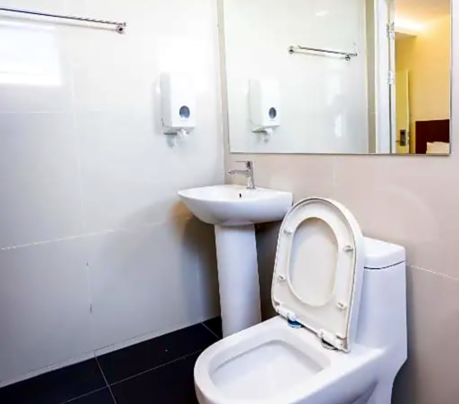 Emart Hotel (Riam) Sdn Bhd