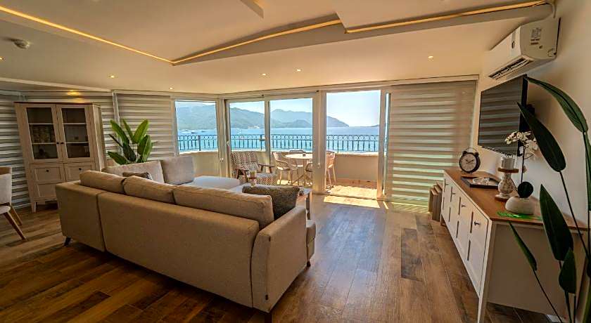 Aurasia Sea Side Hotel