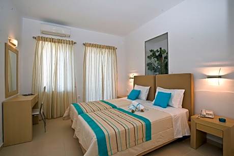 Standard Double or Twin Room with Sea View
