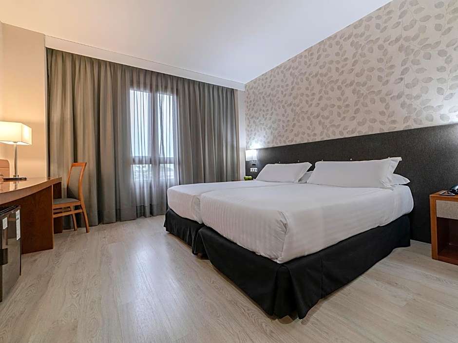 Photo 1 of 43 of Hotel Plaza Las Matas