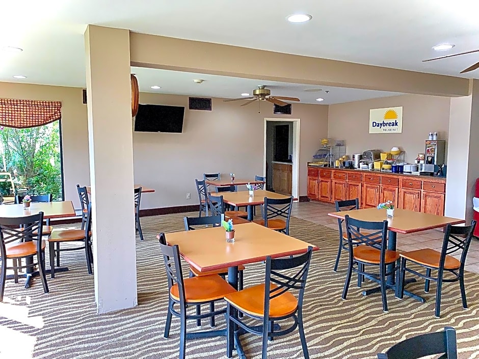 Days Inn & Suites by Wyndham Cuba