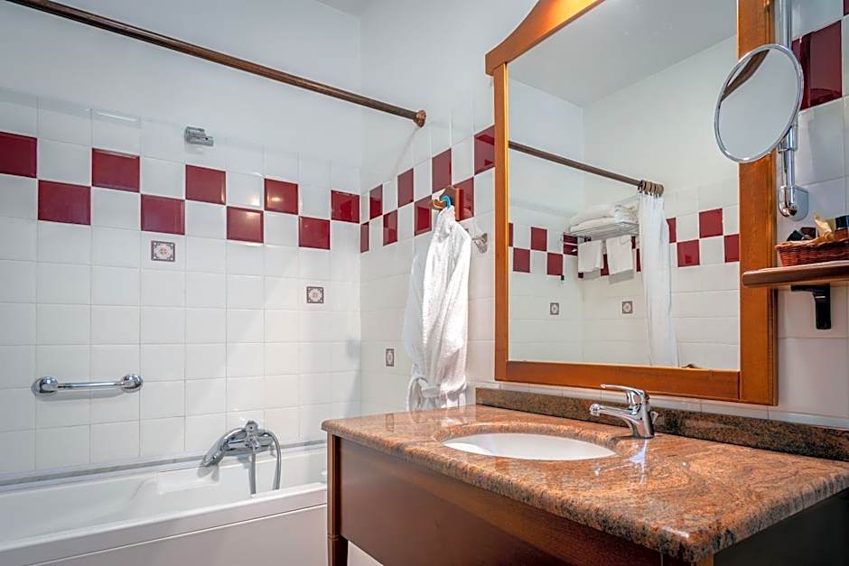 Ariotto Village Hotel