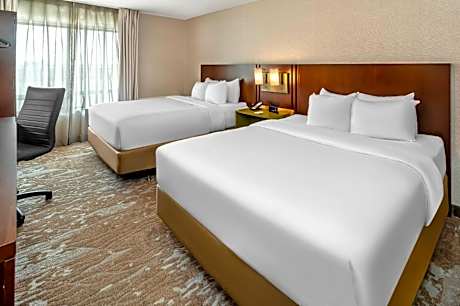 Queen Room with Two Queen Beds - Non Smoking