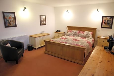 Deluxe Double Room with Shower