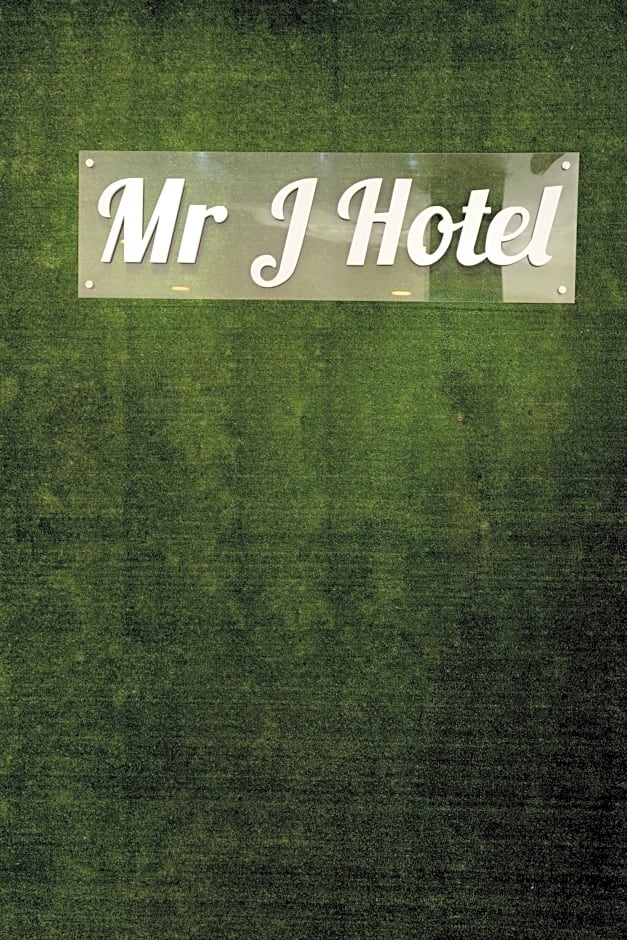 Mary J Hotel Family 10 pax room