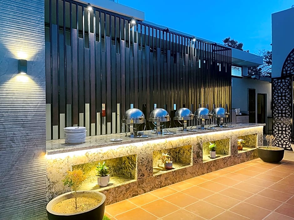 The Ambassador - Hotel & Conference Center