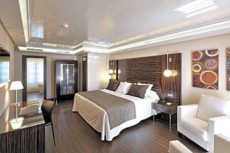 Aleysa room