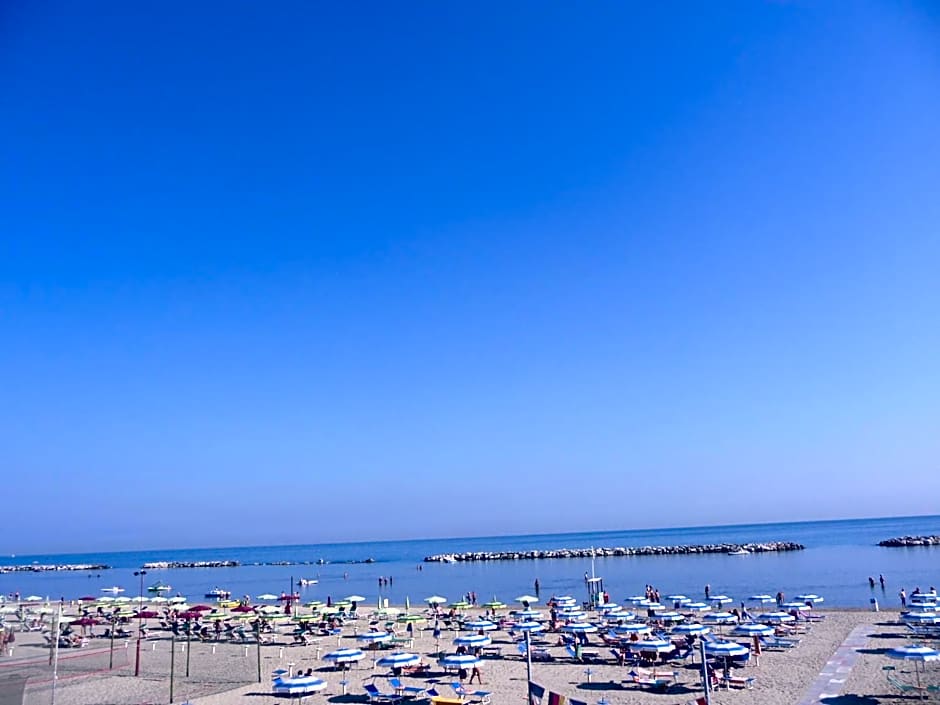 Hotel Suprem sul Mare