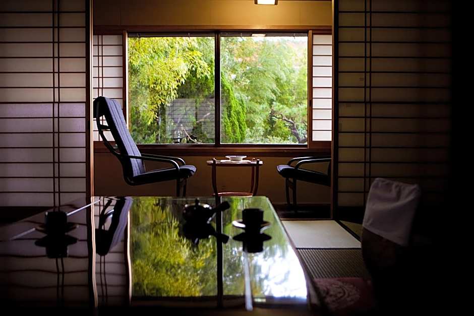 Ryokan Sennari (13 years or older)