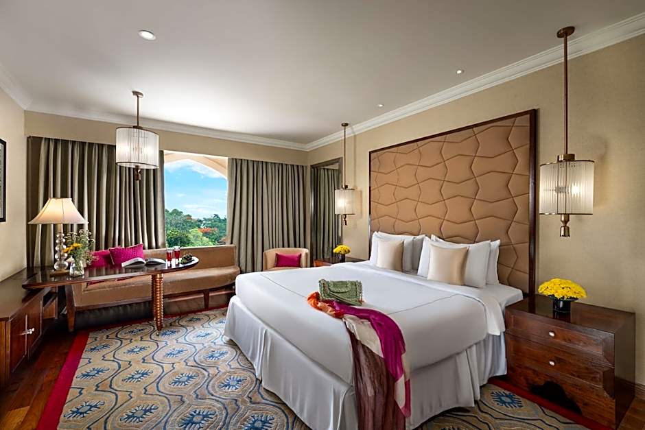 Photo 1 of 1 of Club 1 King Bed, City View
