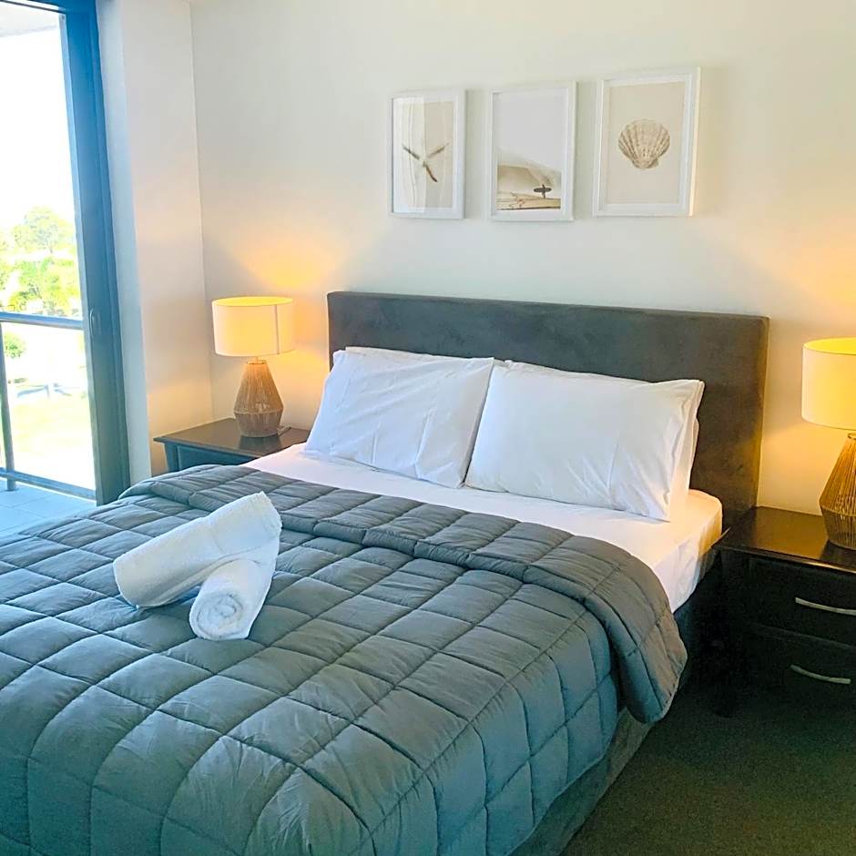 Aqualine Apartments On The Broadwater