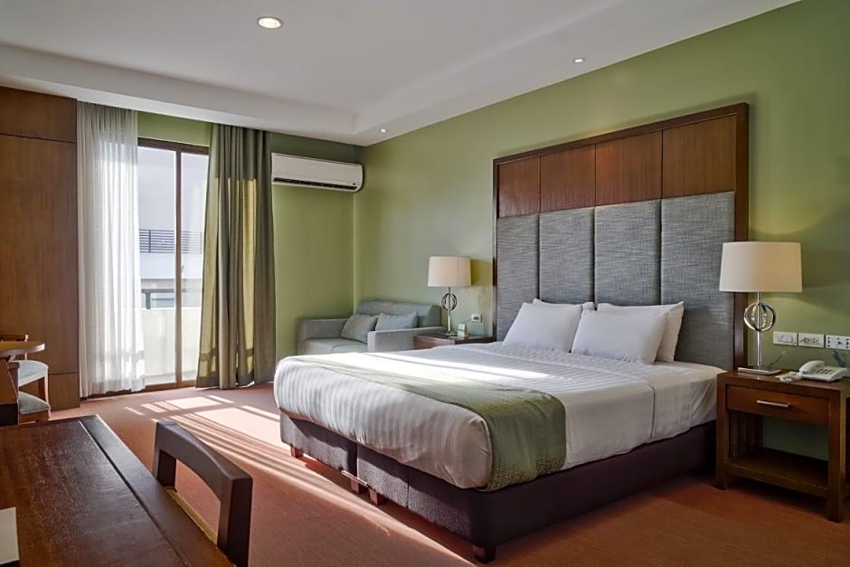 Photo 1 of 10 of 1 King Bed Suite