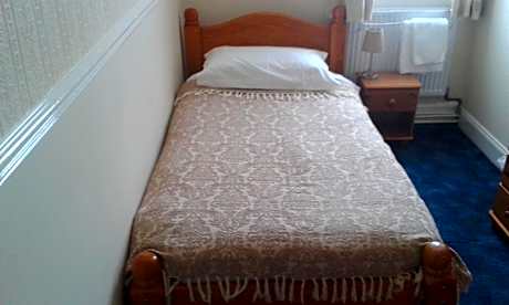 Single Room with Shared Bathroom