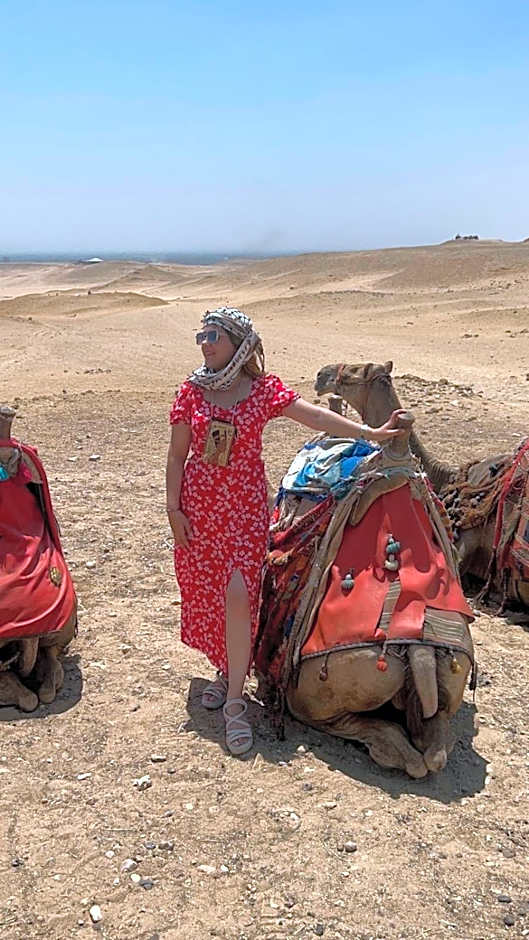 2 Jana Pyramids view inn