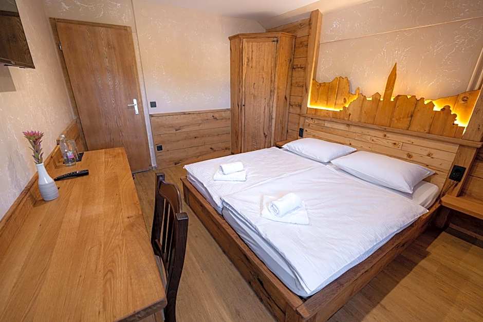 Bed & Breakfast LakeBled House