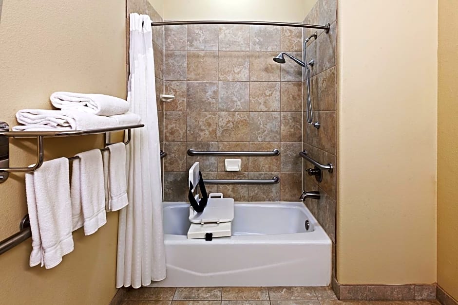 Holiday Inn Express & Suites Victoria, an IHG Hotel
