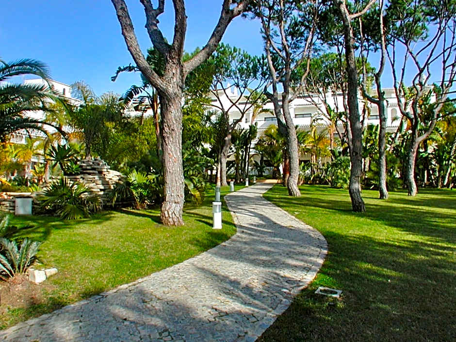 Vale Do Garrao Villas