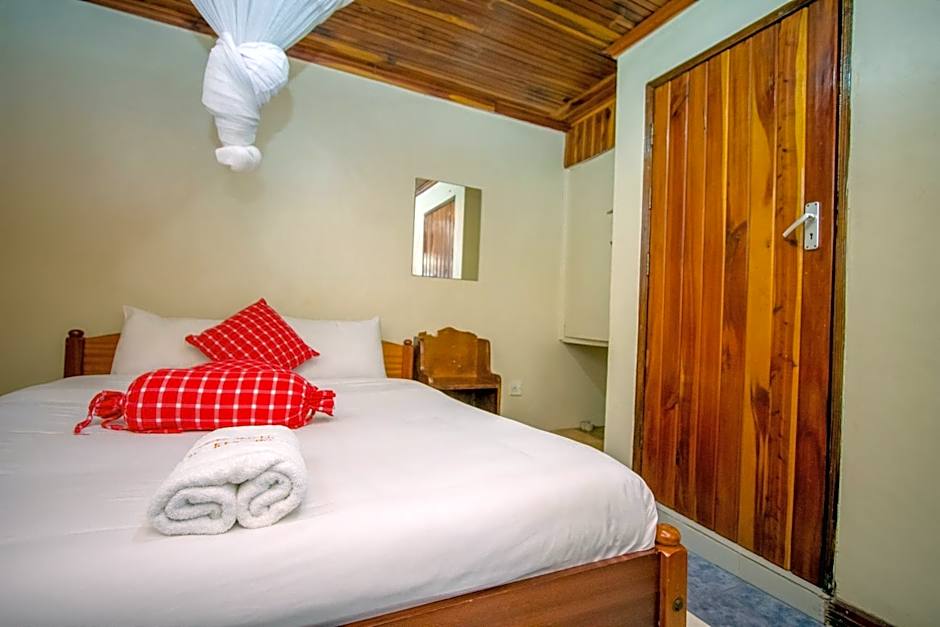 Sunshine Hotel Tengecha