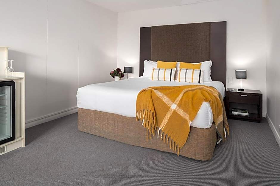 Photo 1 of 4 of Spa 1 King Bed Suite, Jetted Tub