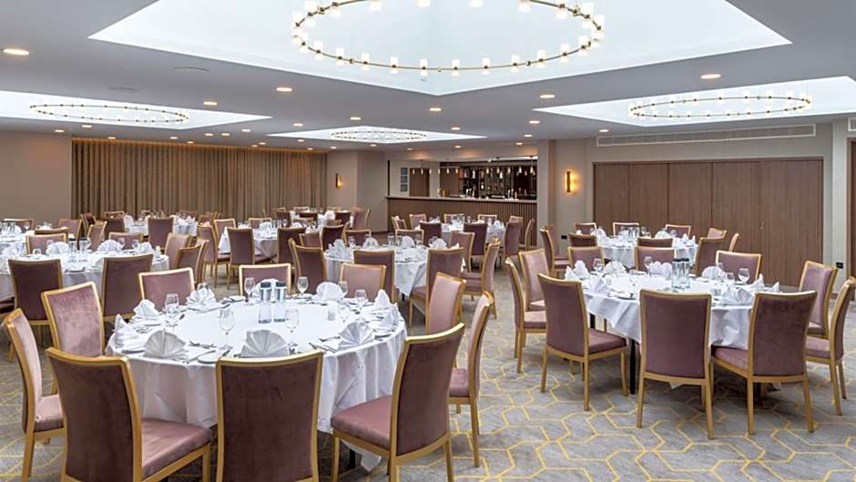 Holiday Inn London Gatwick - Worth By IHG