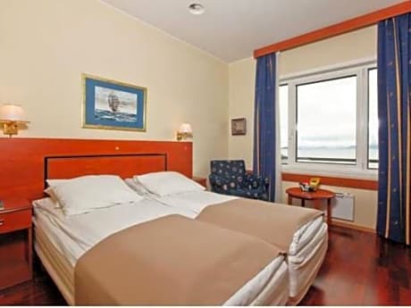 Standard Single Smoking