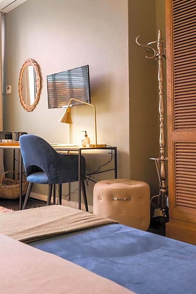 Zenzez Hotel & Lounge