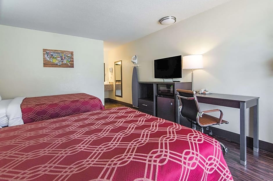 Econo Lodge Near Motor Speedway
