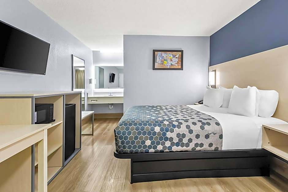 Econo Lodge Inn & Suites Cayce I-26 Airport