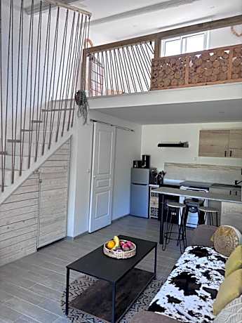 Apartment with Garden View