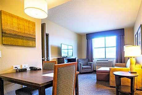 2 Queen Hearing Accessible Suite Non-Smoking