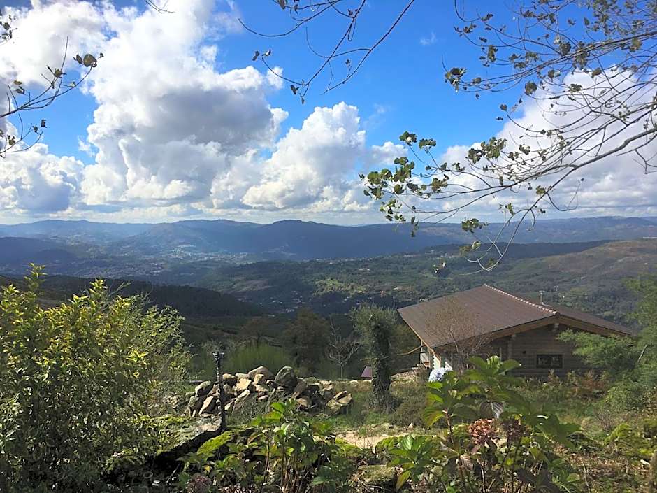 Mountain Log Cabin O Lobo