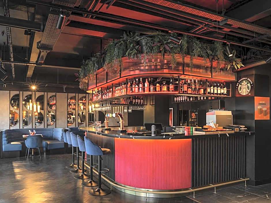 Radisson Red London Gatwick Airport