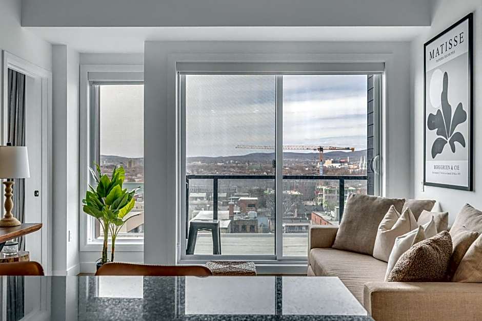 Initial-Matisse- Quebec-parking and pool