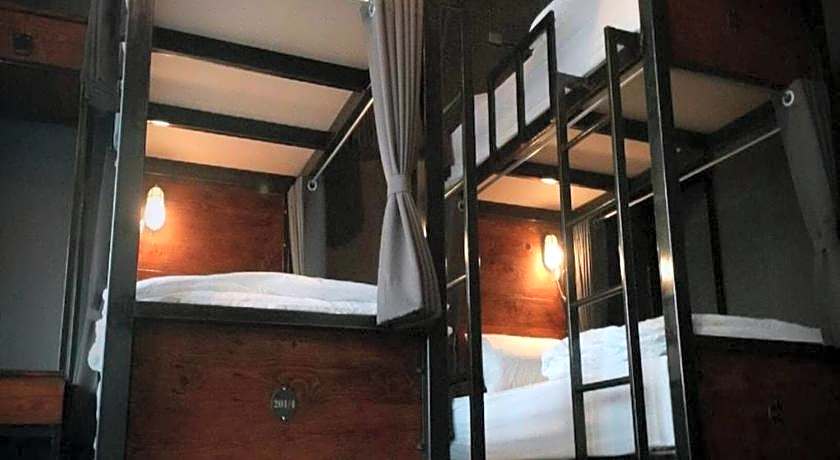 Rider Bedroom Hostel & Cafe