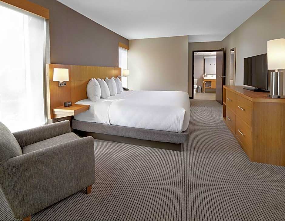 DoubleTree by Hilton Edmonton Downtown