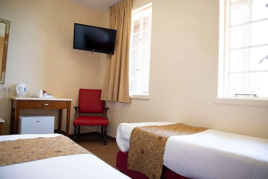 Ymca Three Arches Hotel