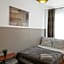 ClickTheFlat Three Crosses Square Apart Rooms