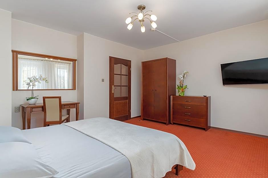 Hotel w Dobieszkowie