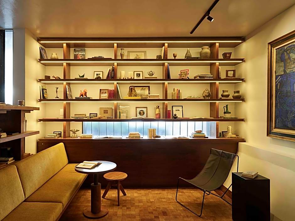 Hotel Dama