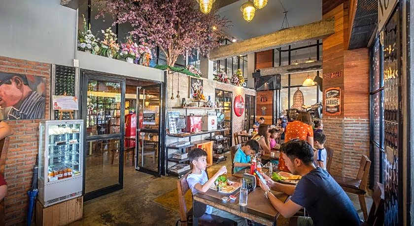 The 8 Factory Hotel Phitsanulok