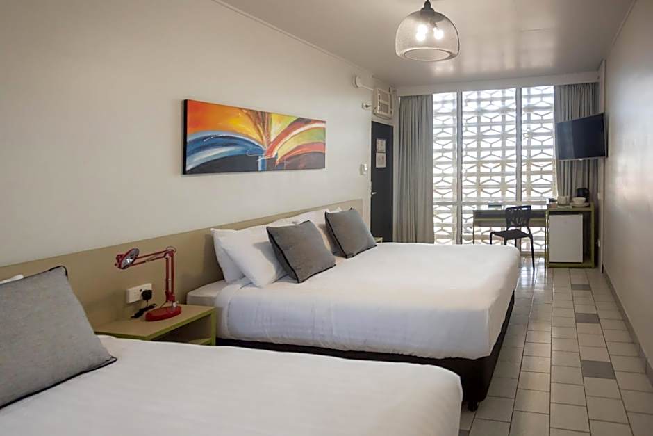 Nightcap at Emerald Star Hotel