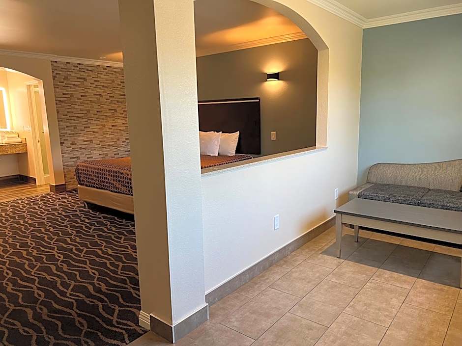 Walnut Inn & Suites West Covina