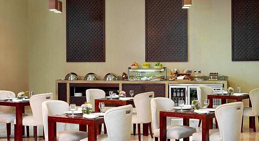 Best Plaza West Bay Hotel