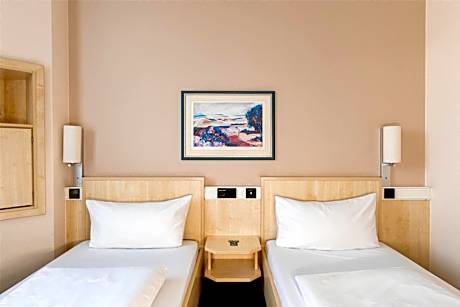 Twin Room with Shower